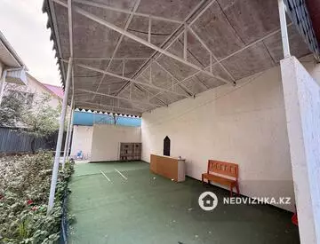 8-комнатный дом, 335 м²