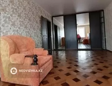 1-комнатная квартира, этаж 3 из 5, 35 м², на длительный срок