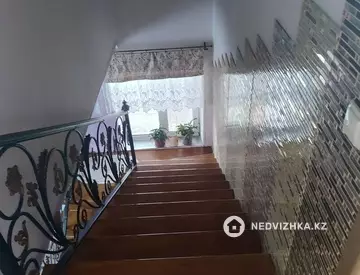 6-комнатный дом, 10.5 соток, 168 м²