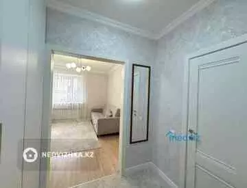 1-комнатная квартира, этаж 1 из 8, 33 м²