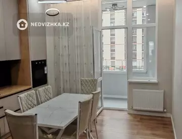 2-комнатная квартира, этаж 4 из 17, 68 м², посуточно