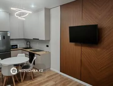 2-комнатная квартира, этаж 4 из 17, 50 м², на длительный срок