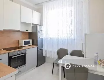 1-комнатная квартира, этаж 11 из 12, 35 м²