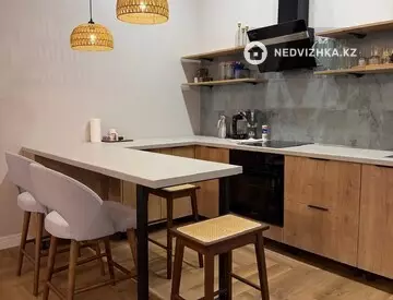 2-комнатная квартира, этаж 3 из 9, 65 м², на длительный срок