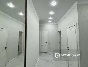 3-комнатная квартира, этаж 8 из 12, 84 м²