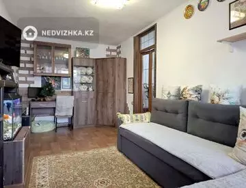 2-комнатная квартира, этаж 4 из 4, 44 м²