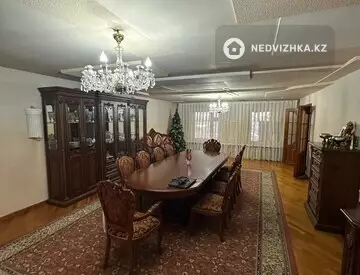 7-комнатный дом, 7 соток, 400 м²