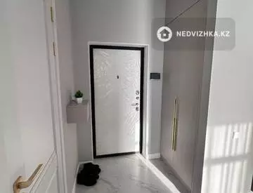2-комнатная квартира, этаж 10 из 12, 40 м²