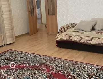 2-комнатная квартира, этаж 10 из 12, 79 м², на длительный срок