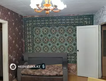4-комнатная квартира, этаж 4 из 5, 62 м²