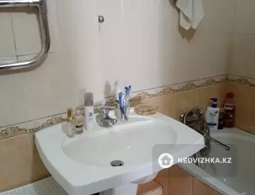 4-комнатная квартира, этаж 3 из 12, 101 м²