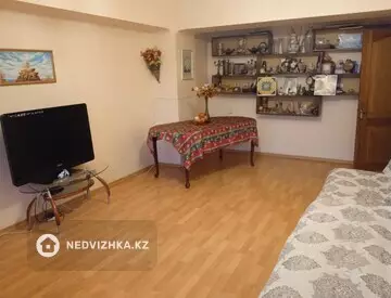 4-комнатная квартира, этаж 3 из 12, 101 м²