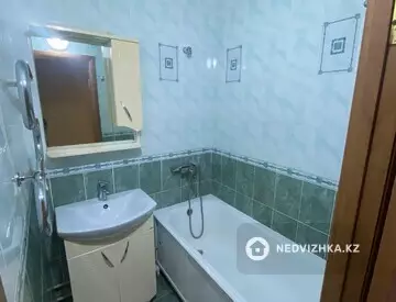 3-комнатная квартира, этаж 3 из 5, 71 м², на длительный срок