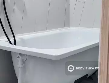 1-комнатная квартира, этаж 3 из 5, 17 м²