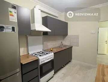 1-комнатная квартира, этаж 1 из 10, 43 м², на длительный срок