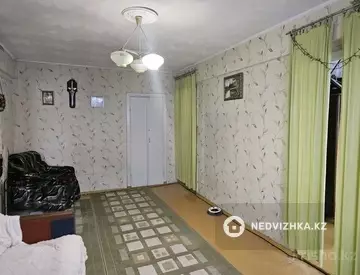 3-комнатная квартира, этаж 4 из 5, 50 м²