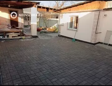 4-комнатный дом, 3 соток, 120 м², на длительный срок