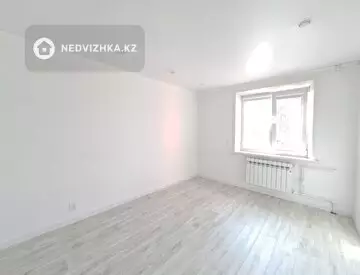 3-комнатная квартира, этаж 2 из 10, 72 м²