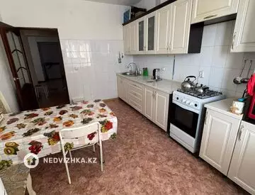 2-комнатная квартира, этаж 8 из 10, 95 м²