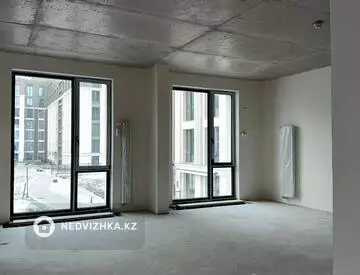 6-комнатная квартира, этаж 3 из 7, 214 м²