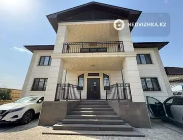 15-комнатный дом, 12 соток, 676 м²