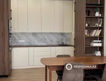 4-комнатная квартира, этаж 9 из 9, 100 м²