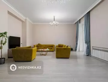 7-комнатный дом, 10 соток, 560 м²