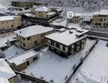 7-комнатный дом, 13 соток, 800 м²