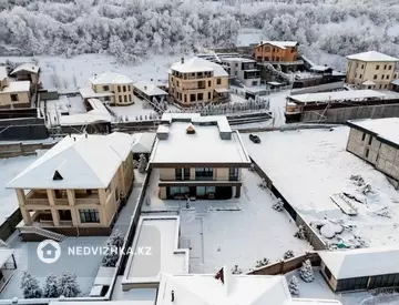 7-комнатный дом, 13 соток, 800 м²