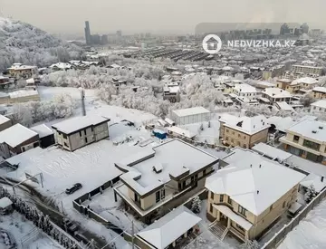 7-комнатный дом, 13 соток, 800 м²