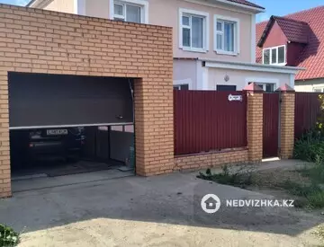 5-комнатный дом, 3.8 соток, 180 м²