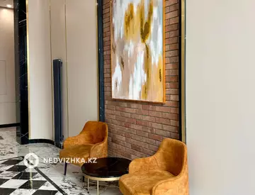 5-комнатная квартира, этаж 18 из 18, 167 м²