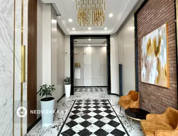 5-комнатная квартира, этаж 18 из 18, 167 м²