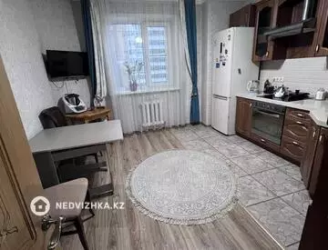 2-комнатная квартира, этаж 8 из 15, 76 м²