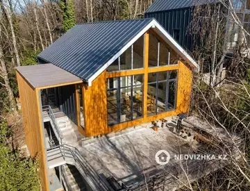 5-комнатный дом, 3 соток, 230 м²