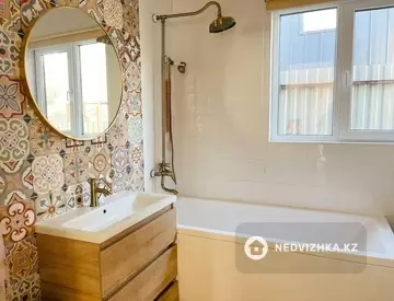 5-комнатный дом, 3 соток, 230 м²
