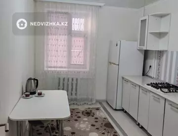1-комнатная квартира, этаж 1 из 10, 43 м², посуточно