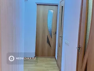 3-комнатная квартира, этаж 9 из 9, 63 м²