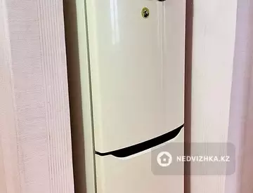 3-комнатная квартира, этаж 9 из 9, 63 м²