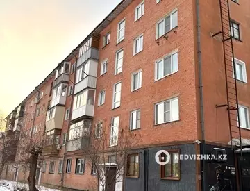 2-комнатная квартира, этаж 4 из 5, 42 м²