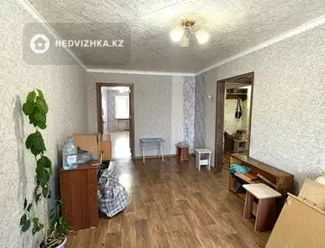 2-комнатная квартира, этаж 4 из 5, 42 м²