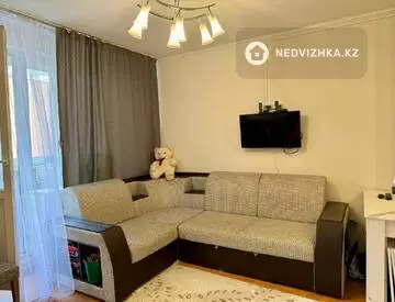 3-комнатная квартира, этаж 9 из 10, 82 м²