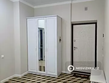 3-комнатная квартира, этаж 8 из 9, 96 м², на длительный срок