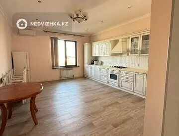 3-комнатная квартира, этаж 6 из 8, 140 м², на длительный срок