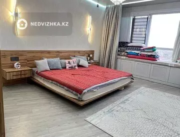 2-комнатная квартира, этаж 4 из 12, 64 м², на длительный срок