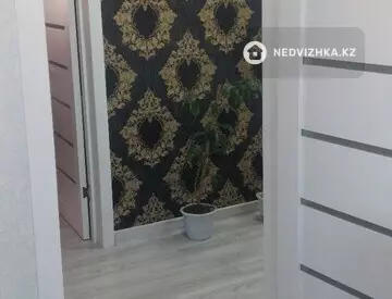 3-комнатная квартира, этаж 9 из 9, 80 м²