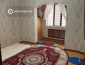 4-комнатная квартира, этаж 3 из 5, 88 м²