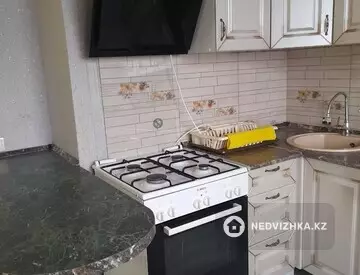 1-комнатная квартира, этаж 8 из 10, 37 м², на длительный срок