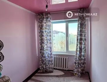4-комнатная квартира, этаж 5 из 5, 61 м²