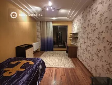 4-комнатная квартира, этаж 4 из 7, 160 м²